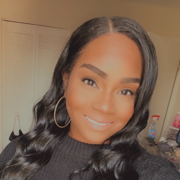 Meet your Posher, Rae - Picture 4 of 4